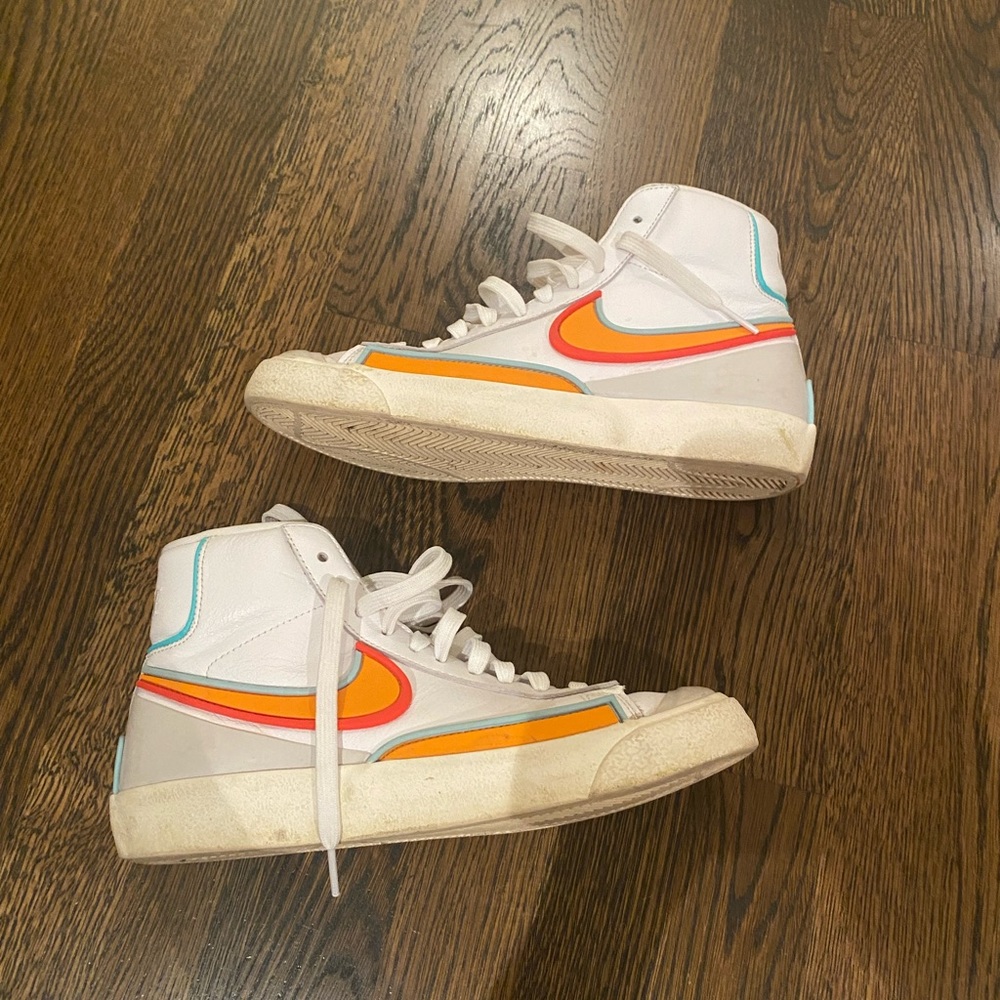 Nike Airmaxes unique color way!!